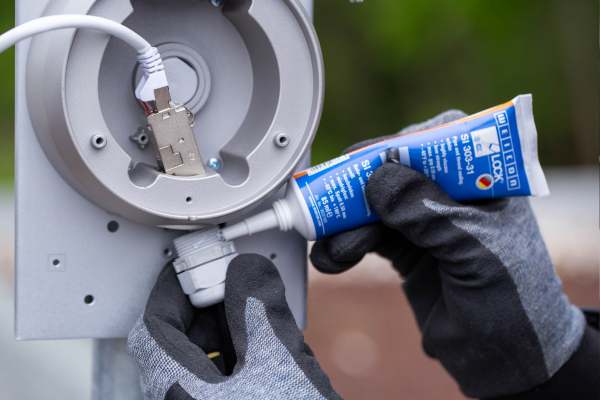 outdoor lighting, fixture, USB power, gloves, tube adhesive