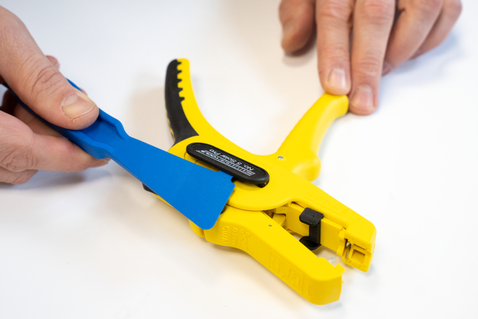 LED Work Light | Three brightness settings ensure excellent visibility and safe work in dark environments