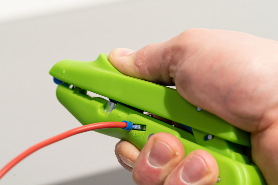 Duo-Crimp No. 300 Green Line | Stripping tools made from up to 97% renewable raw materials I for stripping and crimping I working range 0,5 mm² - 6,0 mm²