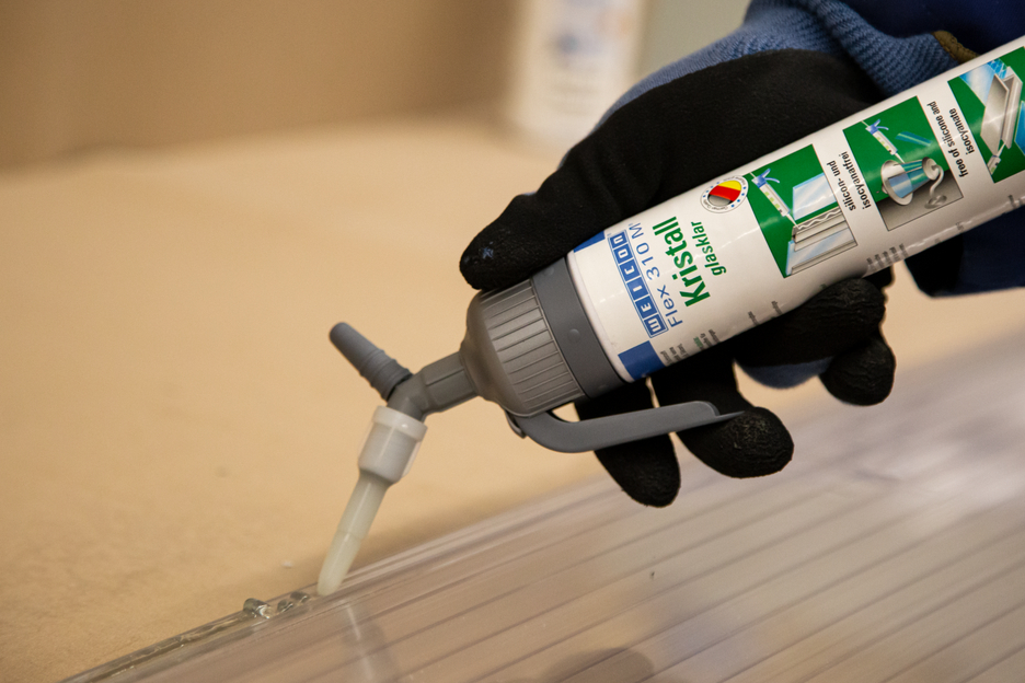 Flex 310 M® Crystal | MS polymer-based elastic adhesive for versatile use