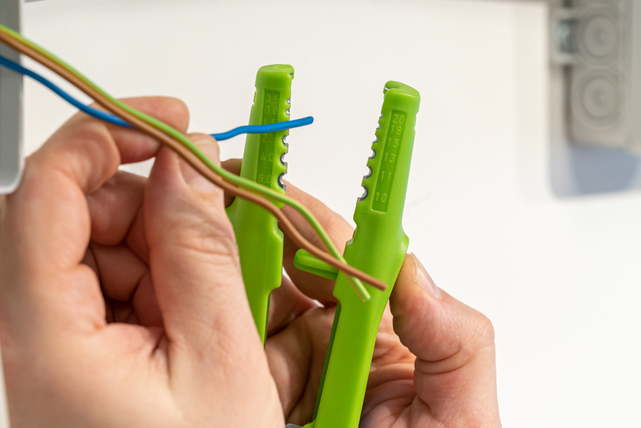 Multi-Stripper No. 400  Green Line | Stripping tools made from up to 97% renewable raw materials I multifunctional stripper, working range stripping 0,5 - 6,0 mm² I skinning 8 - 13 mm Ø I Multifunctional with 4 functions