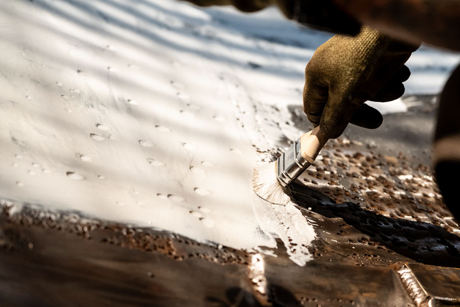 WEICON WL | Ceramic-filled epoxy resin system for high wear protection