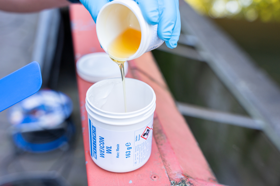 WEICON WL | Ceramic-filled epoxy resin system for high wear protection