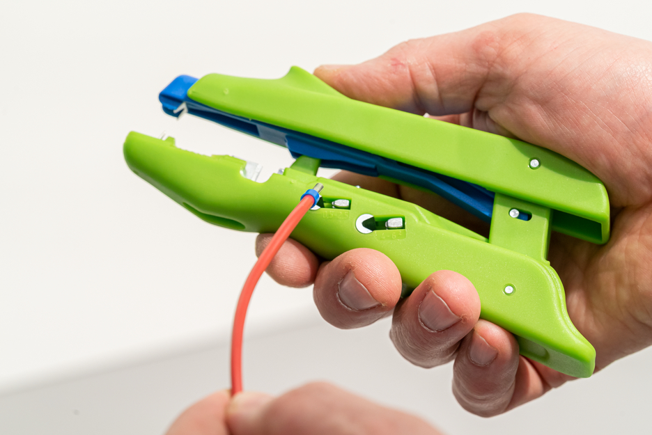 Duo-Crimp No. 300 Green Line | Stripping tools made from up to 97% renewable raw materials I for stripping and crimping I working range 0,5 mm² - 6,0 mm²