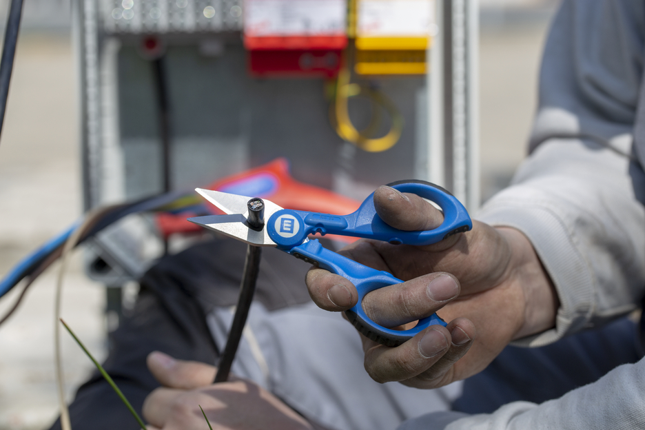 Cable Scissors No. 35 | with 2-component handles for more safety incl. stripping and crimping function