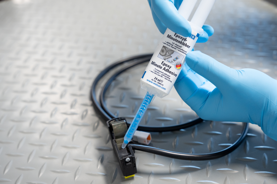 Epoxy Minute Adhesive | Universally applicable, high-temperature resistant epoxy resin adhesive