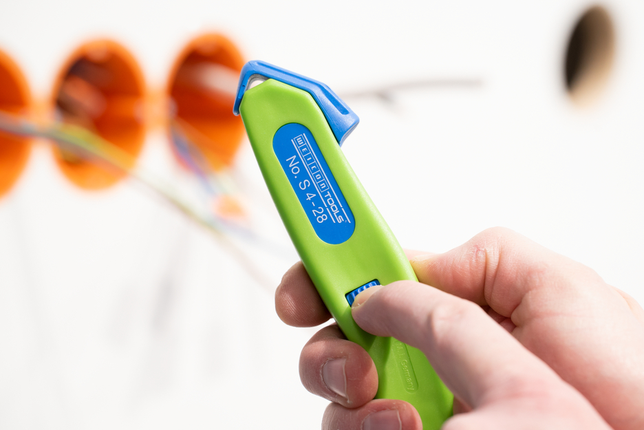 Cable Stripper No. S 4 - 28 Green Line | Stripping tools made from up to 97% renewable raw materials I with retractable hook blade I working range 4 - 28 mm Ø