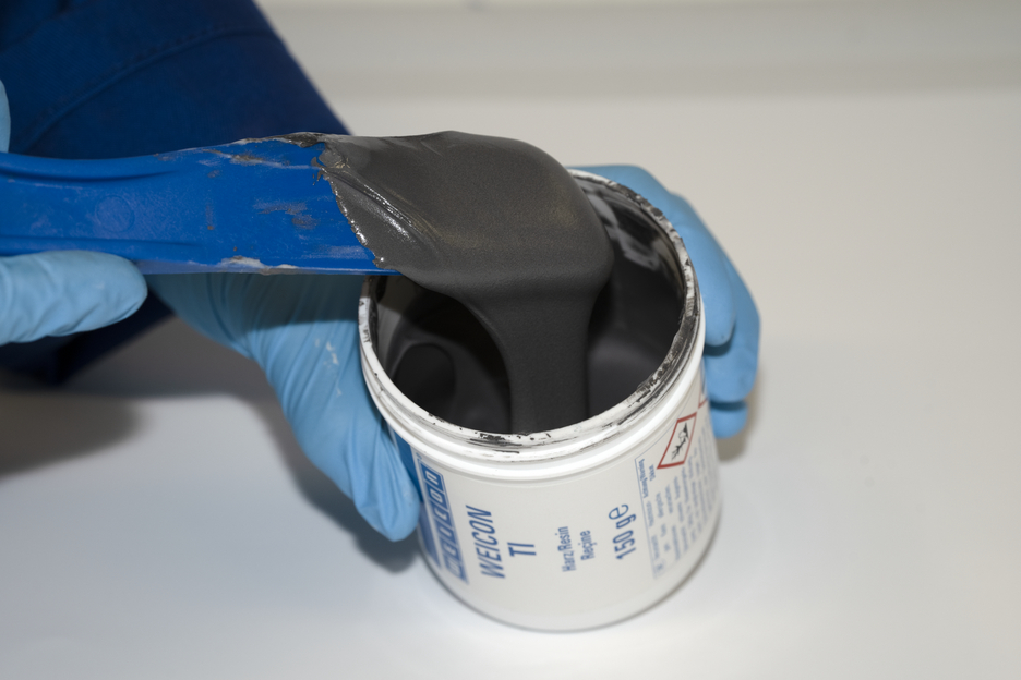 WEICON TI | titanium-filled epoxy resin system for repairs and moulding