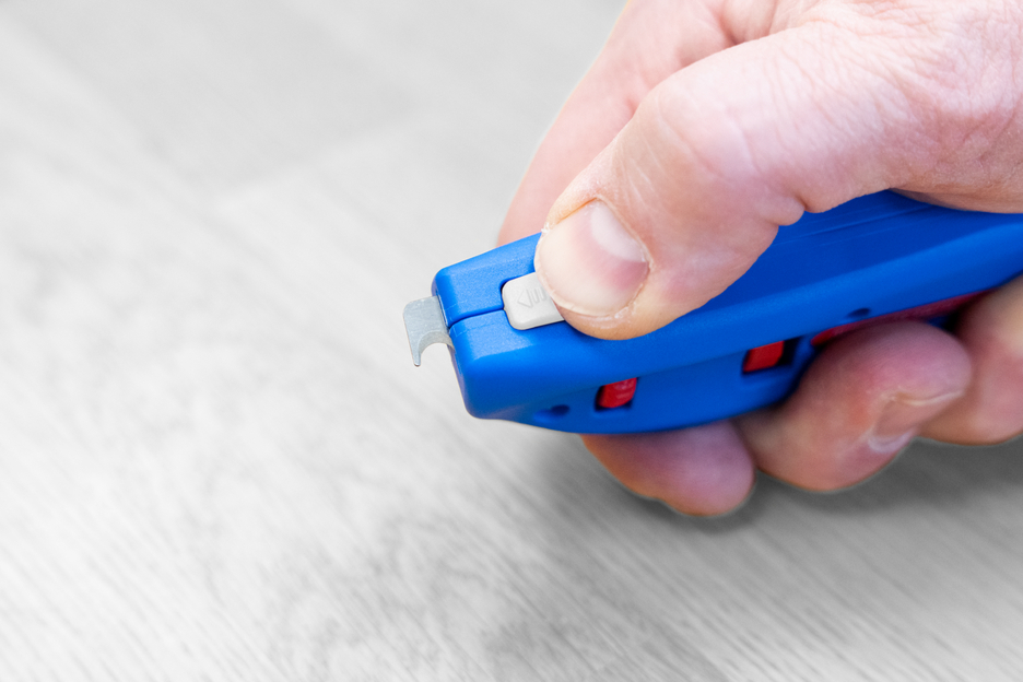 Cable Stripper No. S 4-28 Spiral | Circular, longitudinal and spiral cuts from 4-28 mm Ø