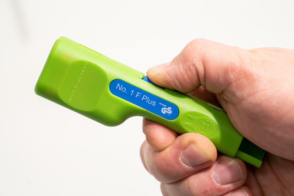 Coax-Stripper No 1 F Plus Green Line - suitable for F-screw connectors  | Stripping tools made from up to 97% renewable raw materials I for skinning and stripping coaxial cables incl. untwisting aid