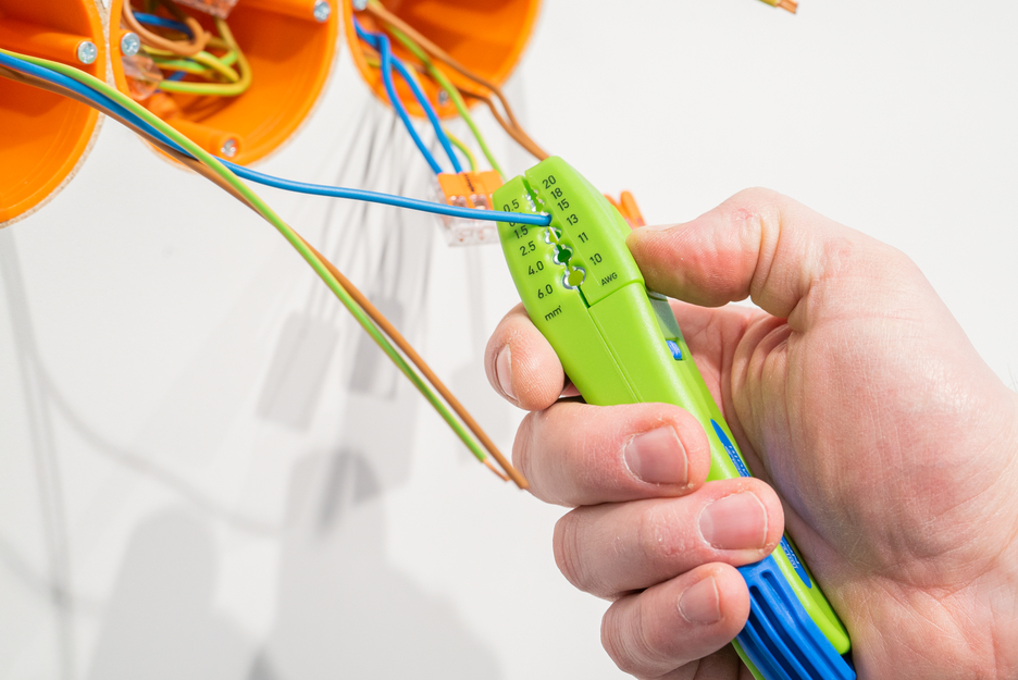 Cable Stripper No. S 4 - 28 Multi Green Line | Stripping tools made from up to 97% renewable raw materials I with integrated stripping function I working range 4 - 28 mm Ø