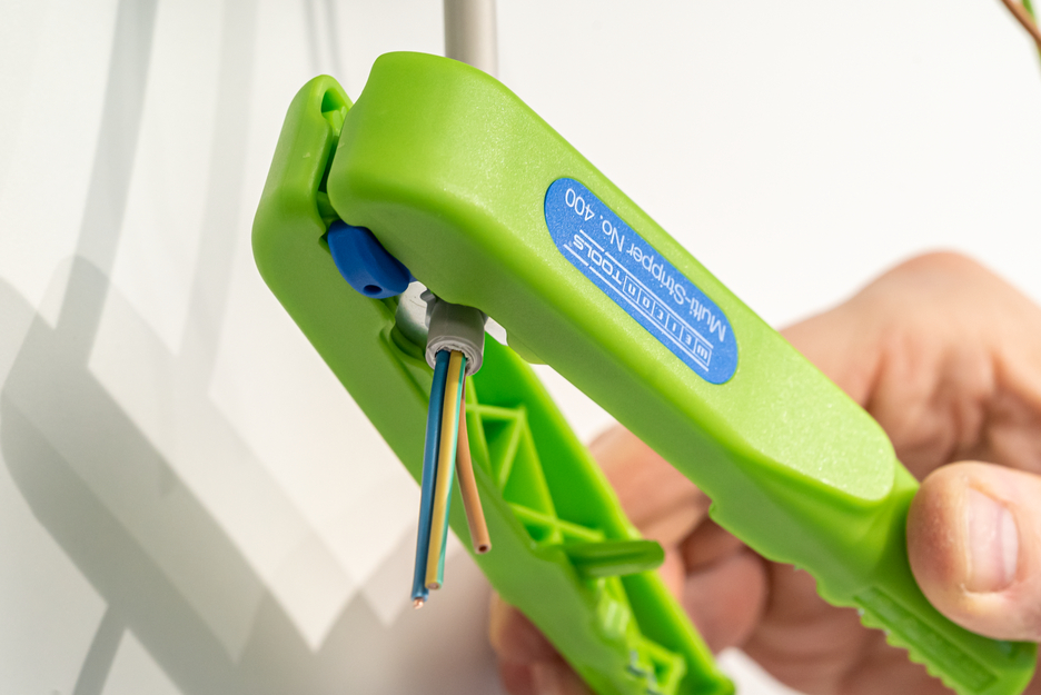 Multi-Stripper No. 400  Green Line | Stripping tools made from up to 97% renewable raw materials I multifunctional stripper, working range stripping 0,5 - 6,0 mm² I skinning 8 - 13 mm Ø I Multifunctional with 4 functions