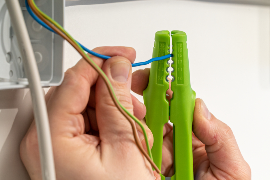 Multi-Stripper No. 400  Green Line | Stripping tools made from up to 97% renewable raw materials I multifunctional stripper, working range stripping 0,5 - 6,0 mm² I skinning 8 - 13 mm Ø I Multifunctional with 4 functions