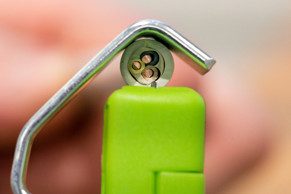 Cable Stripper No. 4 - 16 Green Line | Stripping tools made from up to 97% renewable raw materials I working range 4 - 16 mm Ø