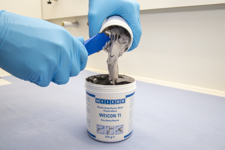 WEICON TI | titanium-filled epoxy resin system for repairs and moulding