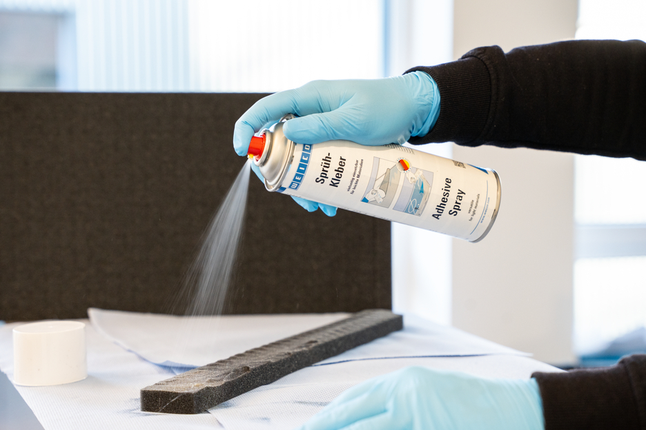 Adhesive Spray | sprayable contact adhesive, ideal for cardboard and paper